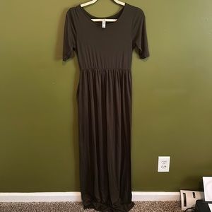 Zenana Outfitters Size S army green maxi dress with pockets